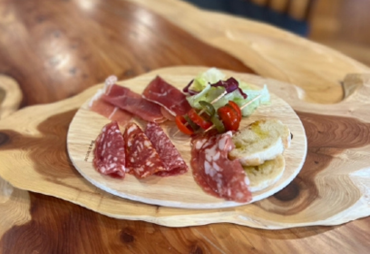 生ハム・サラミ6種盛り合わせ